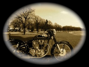 Royal Enfield Standard 350cc Hire Royal Enfield Standard 350cc in Manali